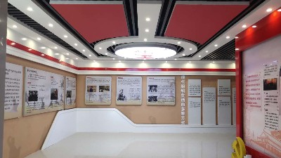 中億睿互動滑軌屏案例：橙色科技企業展廳